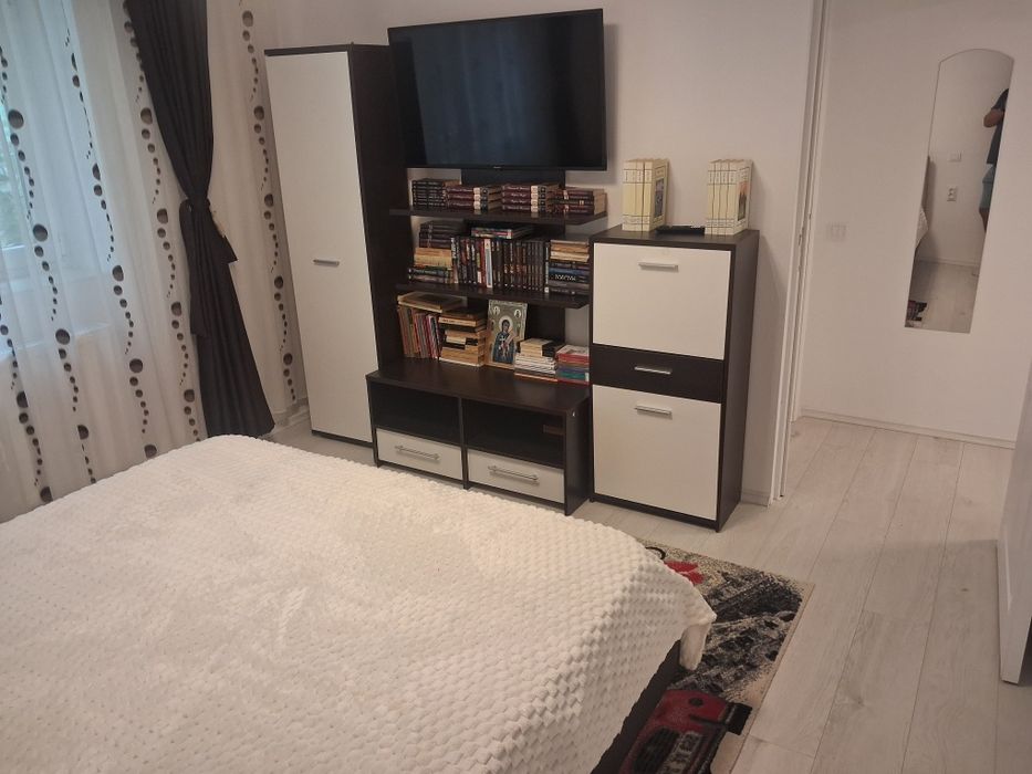 Inchiriez apartament 2 camere la parter zona V-uri Alexandria