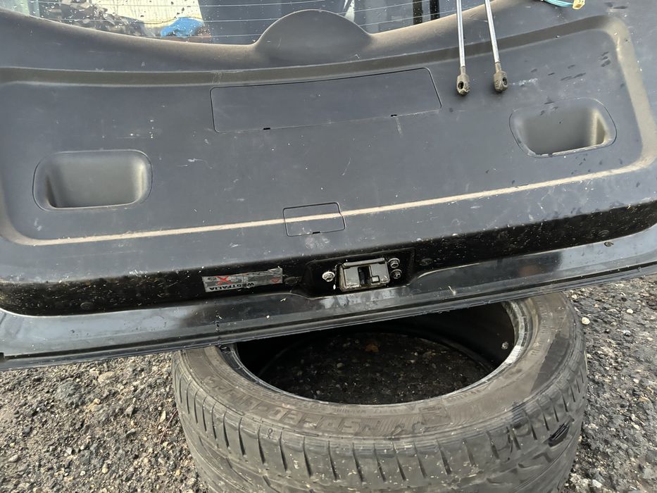 Багажници за Тойота Корола Версо 2004 - 2008 г.