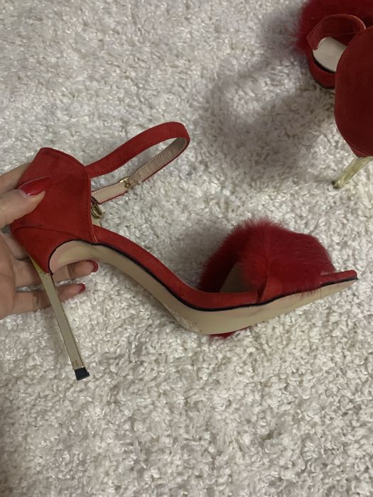 Червени елегантни сандали