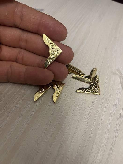 Уголки для блокнотов и папок