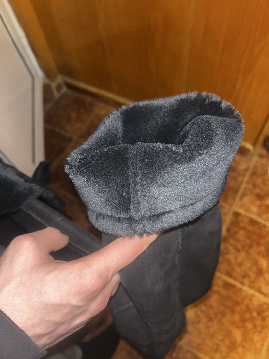 Елегантно черно дамско палто с мек пухкав яка