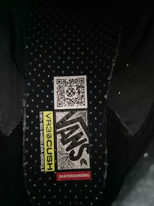 Продам кроссовки