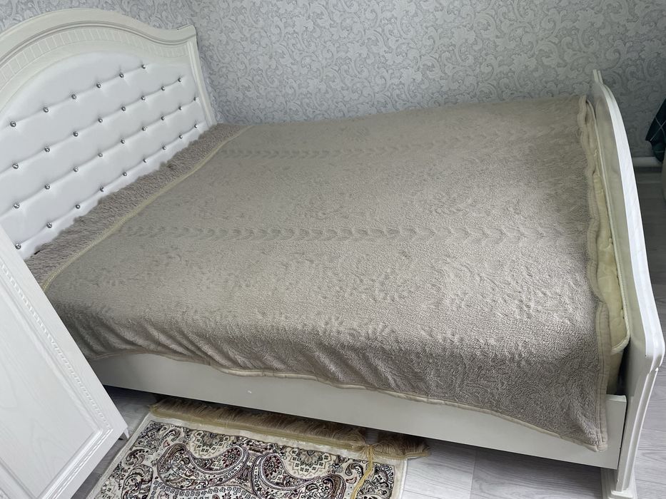 покрывало на тахту