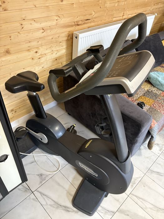 Bicicletă profesională Technogym Excite – stare foarte bună – 750 € negociabil