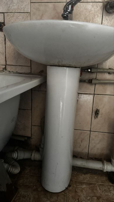 Раковина с пьедесталом