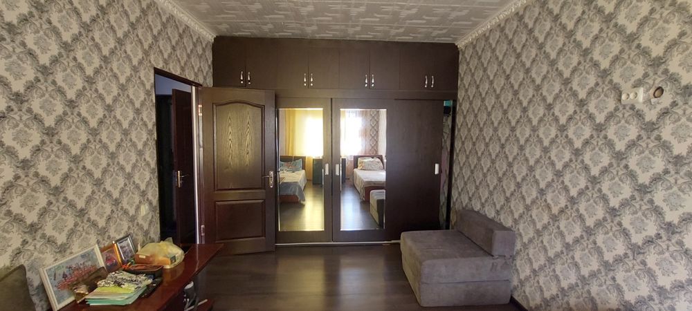 2/4/4. Дом бывшее общежитие, 34 м². Яшнабад р-н, улица Джакурганская.