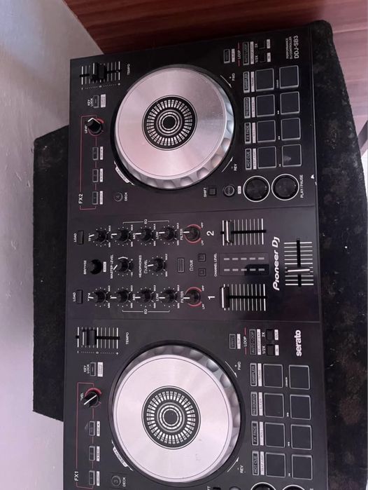 Vand mixer cu 600 lei