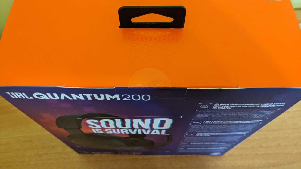Новые наушники JBL Quantum 200