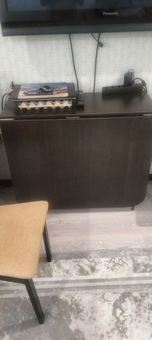 Стол книжка ,максимальная длина один метр шестьдесят сантиметрова