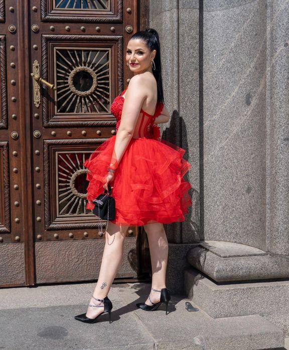 Къса бална рокля