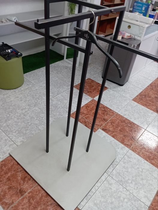 Сглобяем двоен стелаж за дрехи