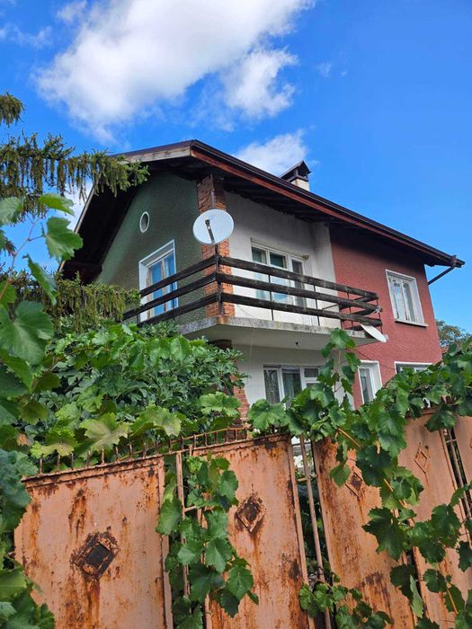 Продавам вила в близост до Рилски Манастир