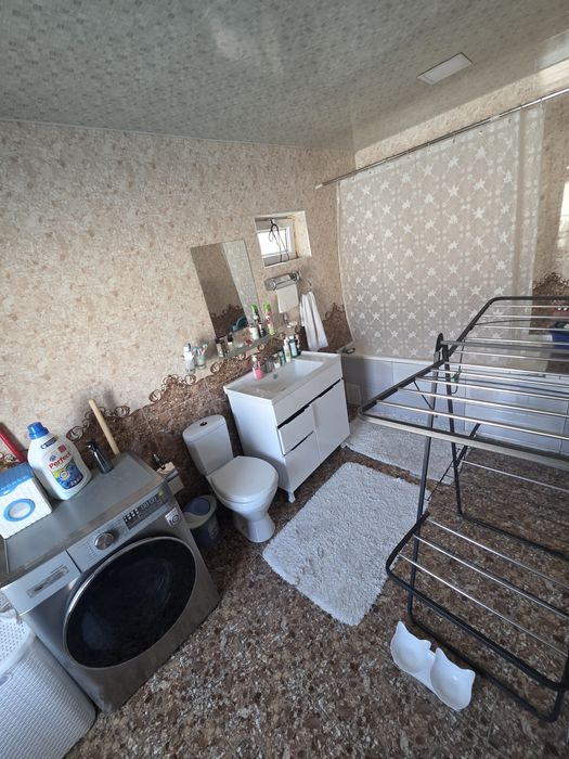 Кибрай тумани Бурота махалласида 8 сотих 7 хонали уй сотилади.