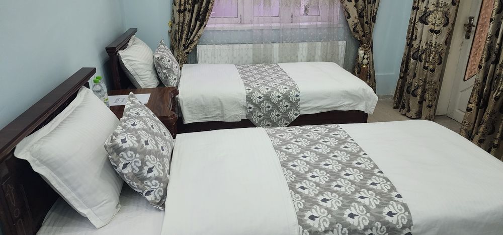 Mexmonxona Registon yaqinida