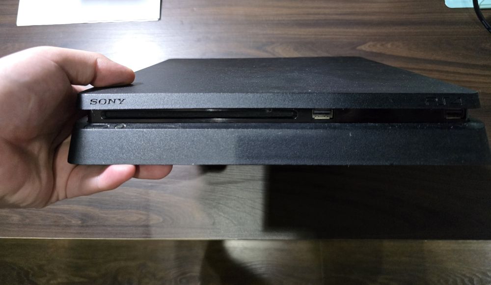 PlayStation 4 slim