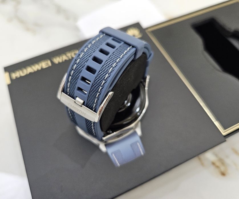 Смарт часовникHuawei GT 5 чисто нов !!!