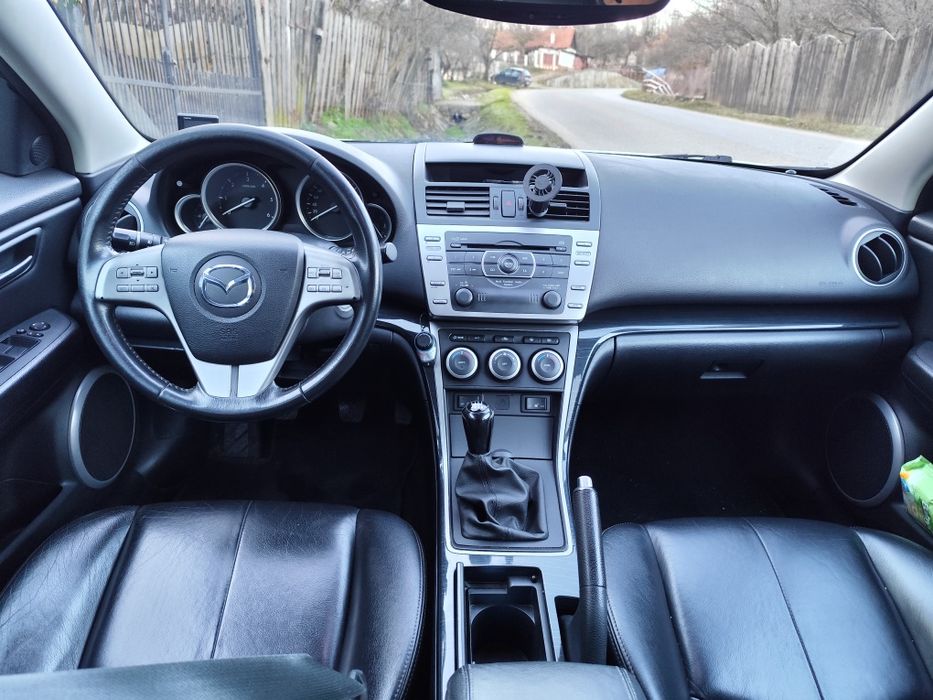 Vând Mazda 6 ALB PERLAT