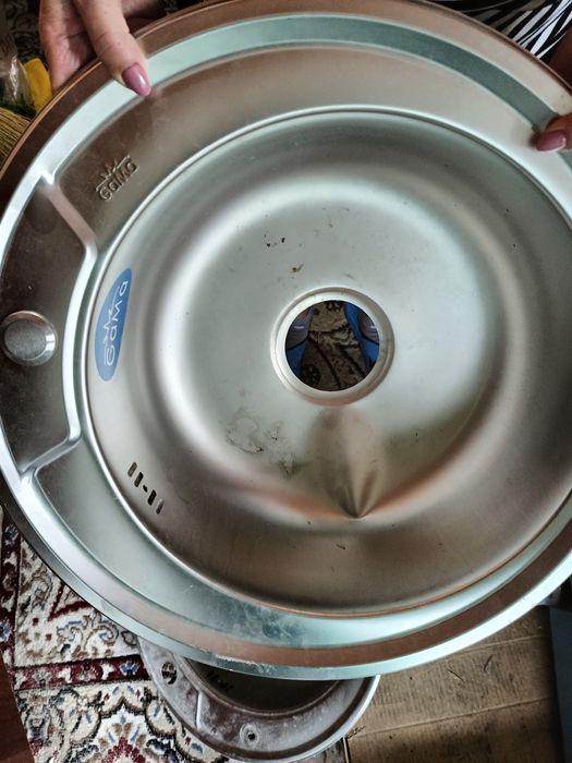 Продается кухонная раковина-2 шт