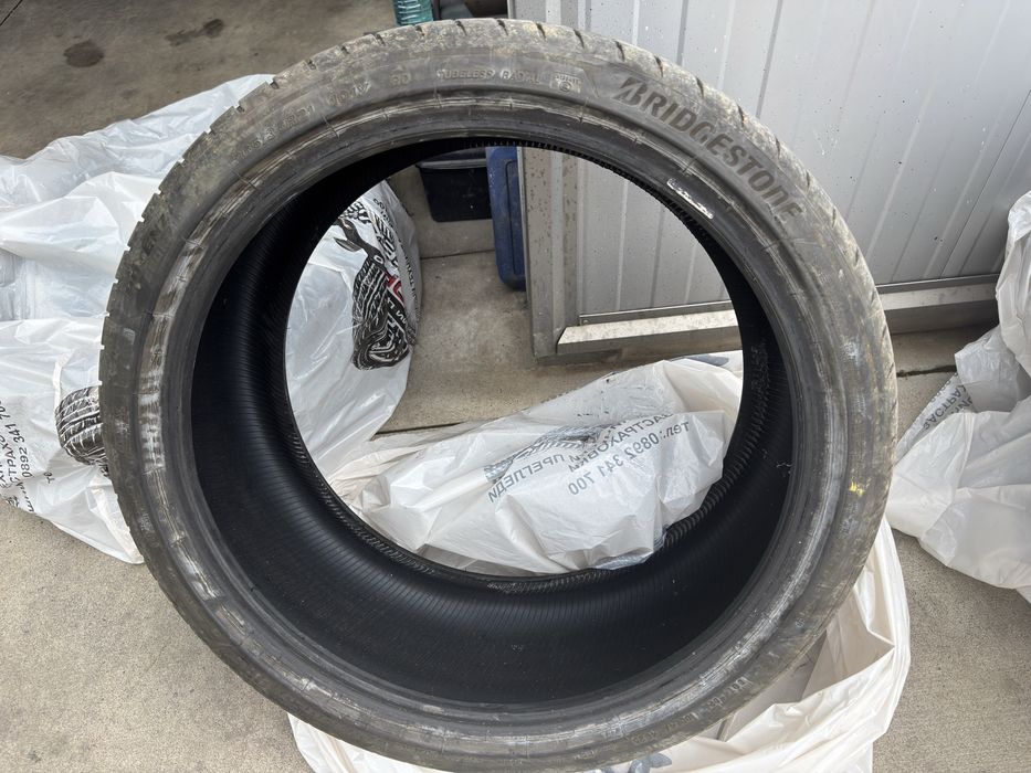 Bridgestone 265 35 21
