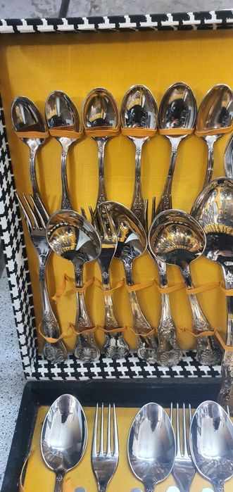 Италиански комплект посребрени прибори SUPER INOX