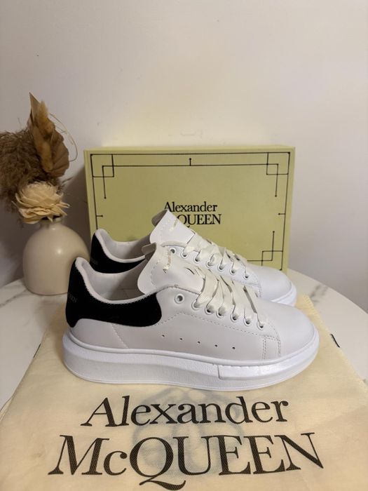 Adidasi Alexander McQueen Classic