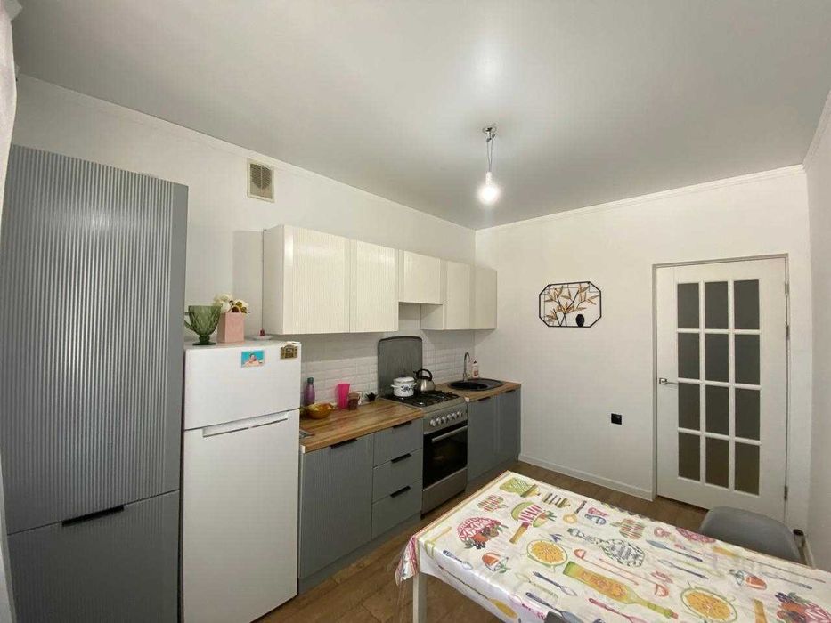 Продам 2 кв на Батыс 2