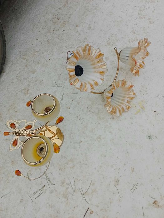 Продам люстры в нормальном состоянии