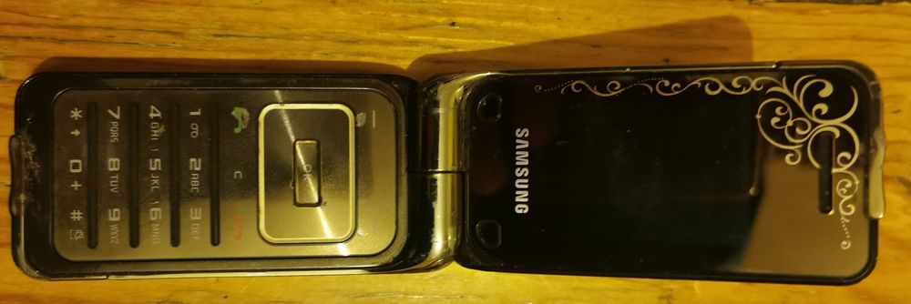 Телефон SAMSUNG SGH-L310 EDGE Tri Band