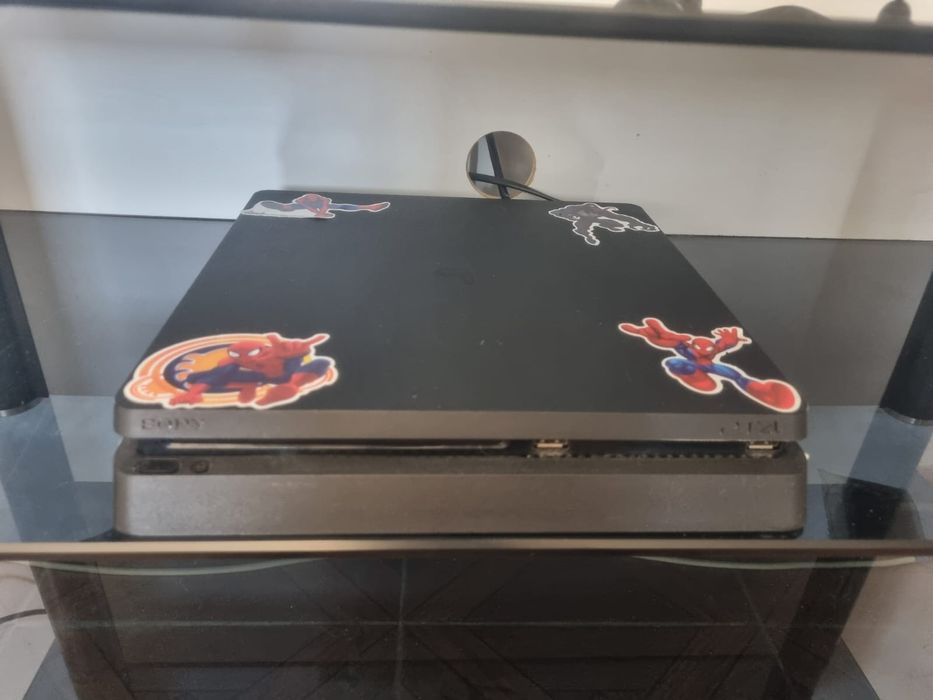 Sony Playstation 4 Slim