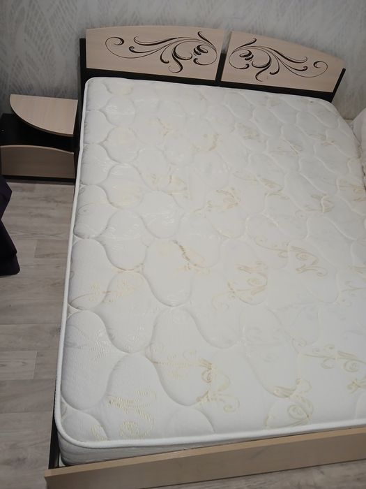 Спальный гарнитур продаётся