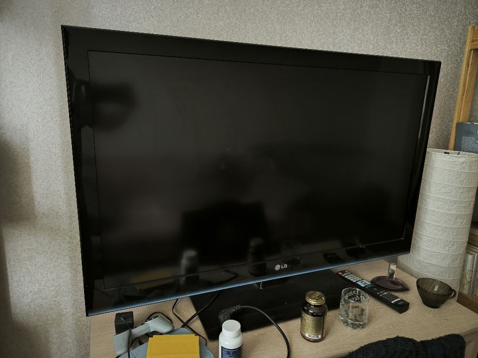 Продам Телевизор LG