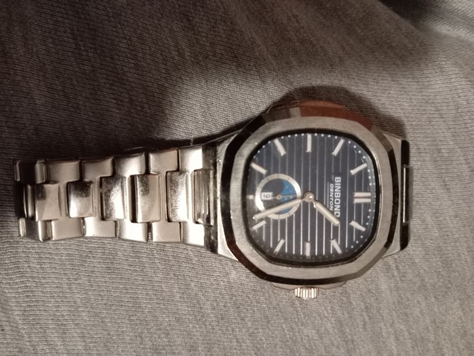 Vând ceasuri,nu le folosesc