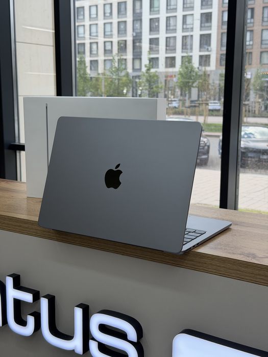 Macbook Air 13 M2 8/256 gb | iStatus