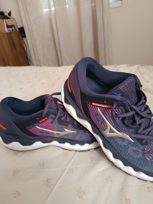 Прекрасни маркови маратонки MIZUNO WAVE HORIZON5 За 45 евро
