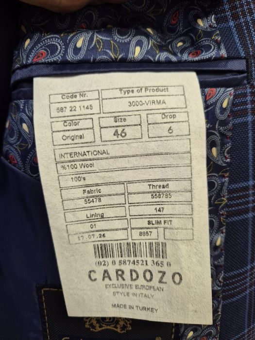 Костюм мужской тройка