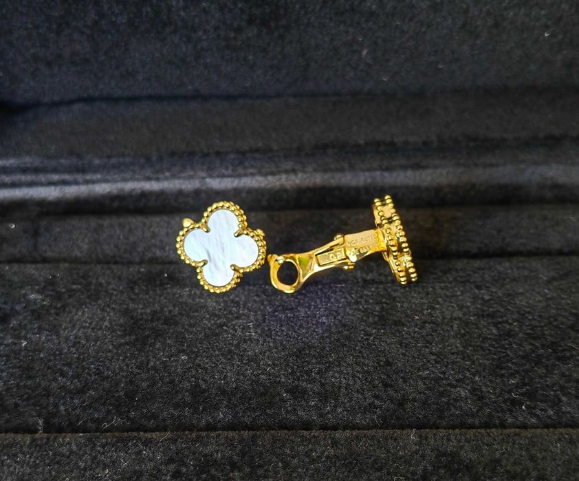 Златни дамски обеци - Van Cleef & Arpels VCA Vintage Alhambra earrings