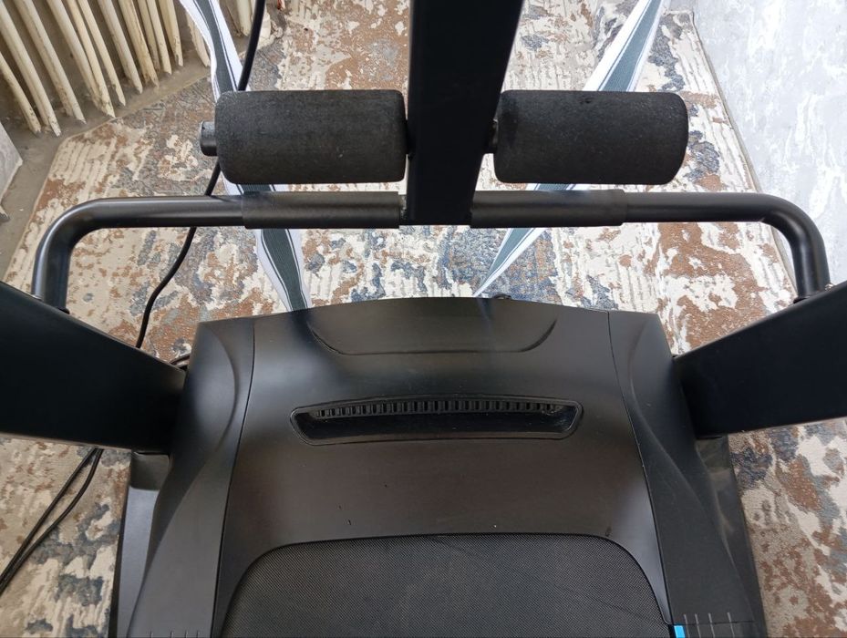 Беговая дорожка отличном состояние. Югуриш йўлакча