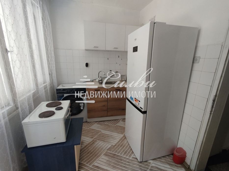 Дава се под наем Четиристаен апартамент в Шумен, Център - 108 кв.м за 306 € - Снимка #6