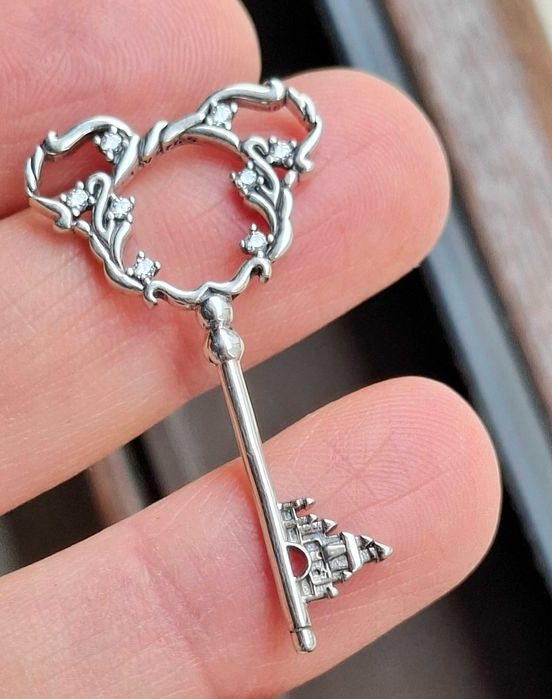 Сребърен медальон Ключе , модел на Пандора