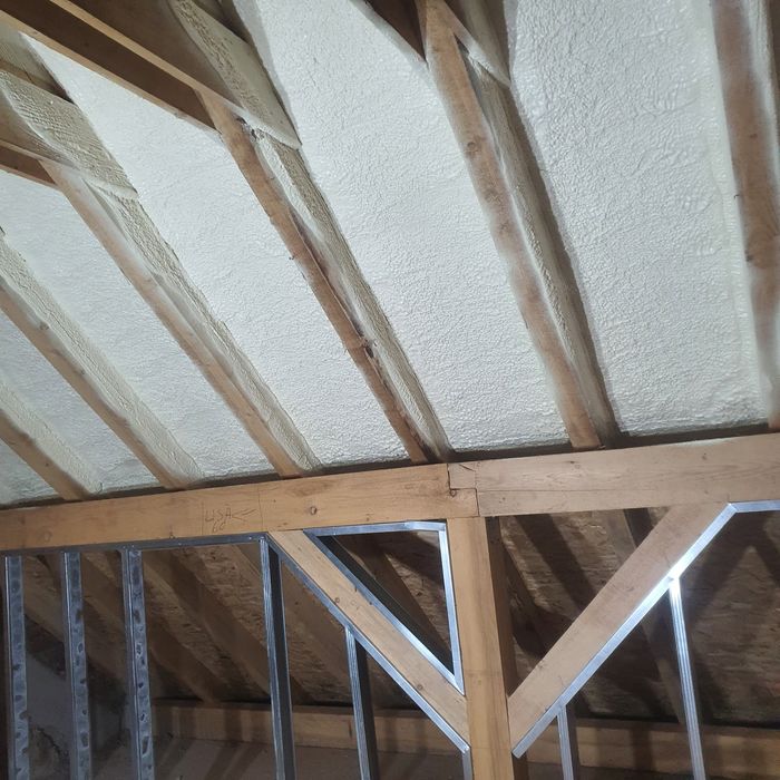 Izolatie spuma poiuretanica