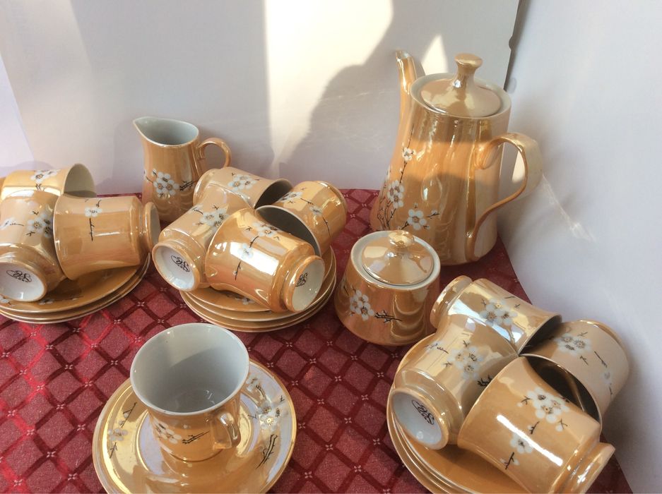 Сервиз чайно - кофейный на 12 персон