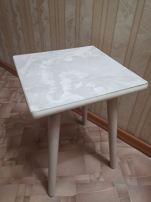 Табуретки 4 штуки. Продам.