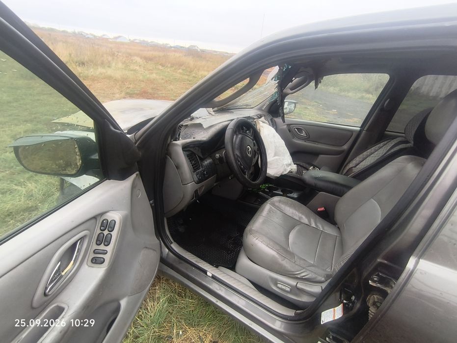 Mazda Tribute  под восстановление