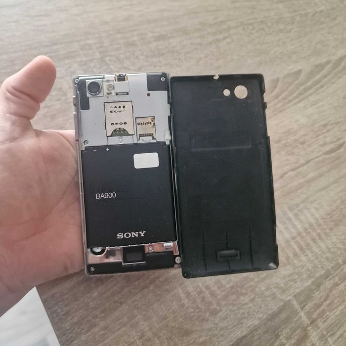 смартфон Sony Xperia J