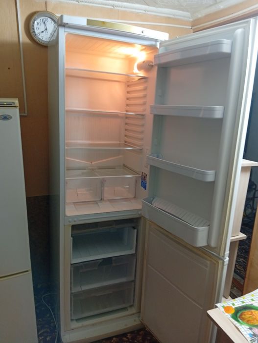 Продам холодильник indesit