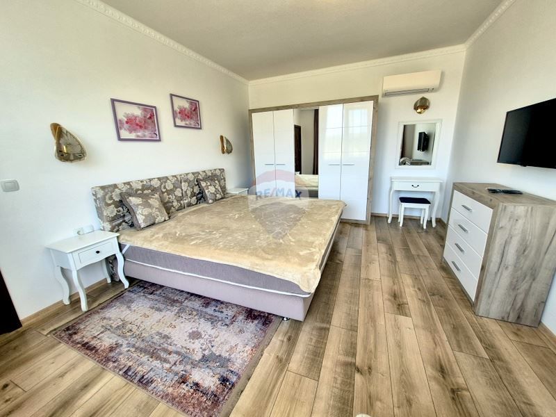 Продава се Двустаен апартамент в с. Кранево, Област Добрич - 81 кв.м за 819 €/кв.м - Снимка #7