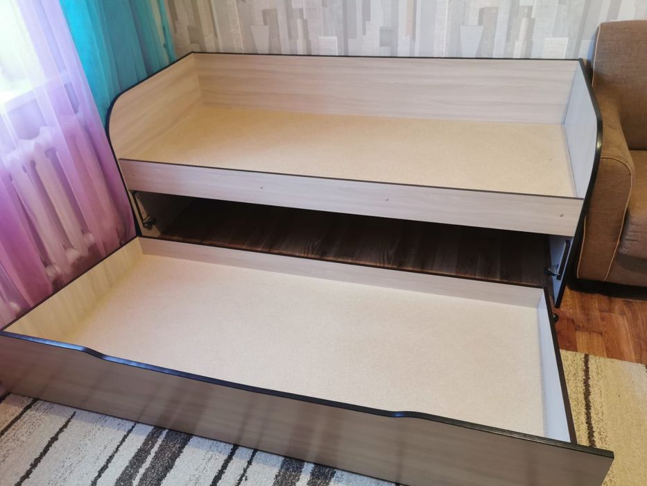 Кровать двухъярусная