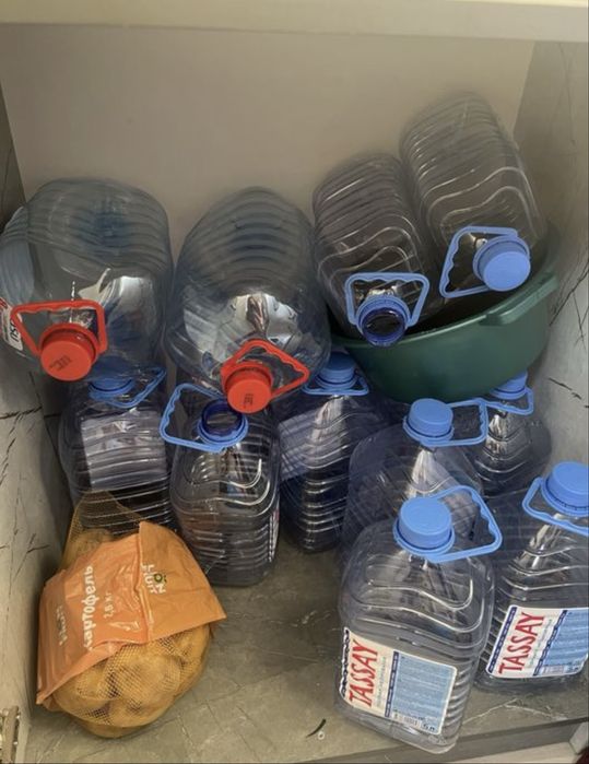 Продам баклашки 5 и 8 литров