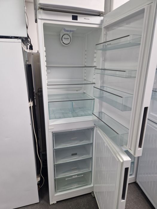 Хладилник с фризер Miele А++ No frost 380 литра