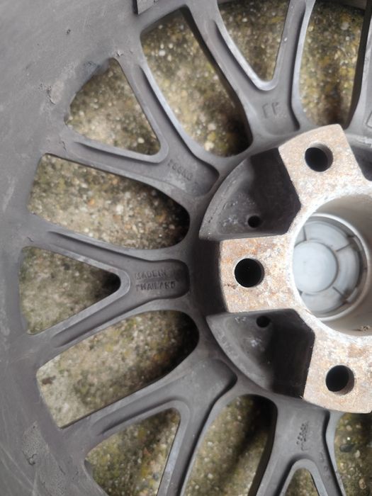 Зимни гуми с джанти за BMW